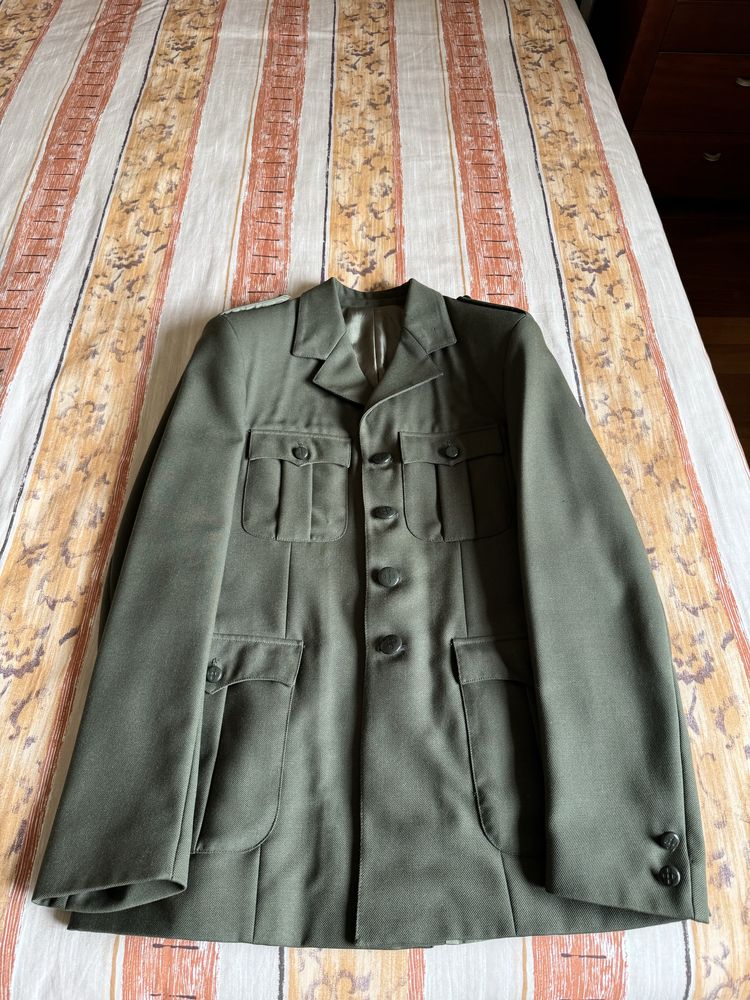 Fardamento militar do Exército diverso