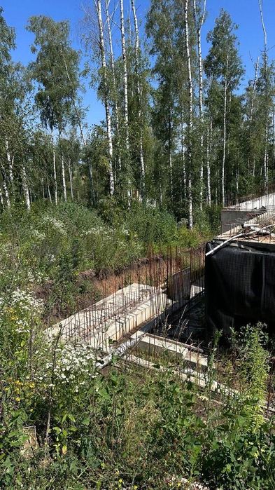 Продам власну ділянку 25соток та недобудований новий будинок у березах