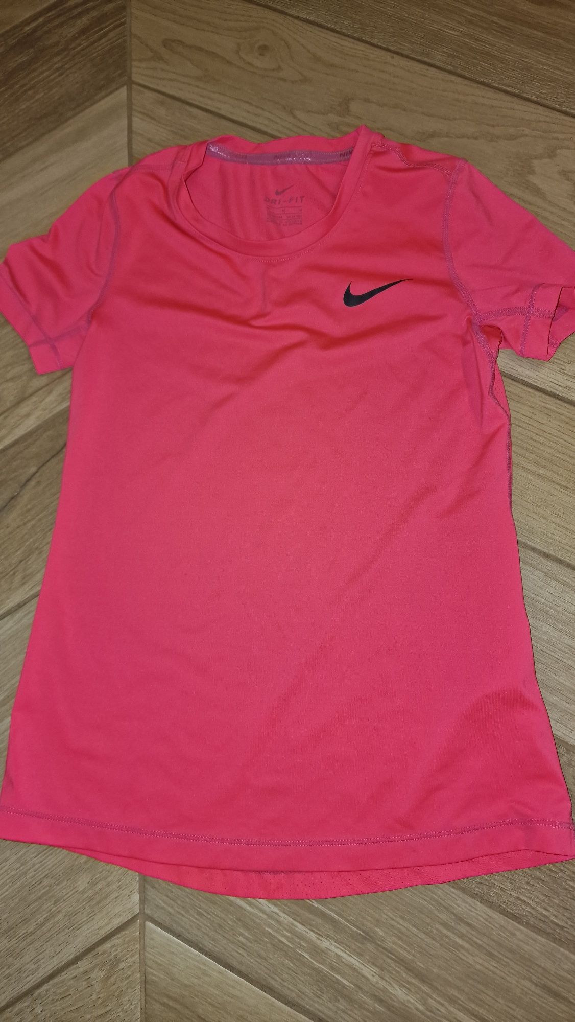 Nike top koszulka na w-f trening  134 146 jak nowe