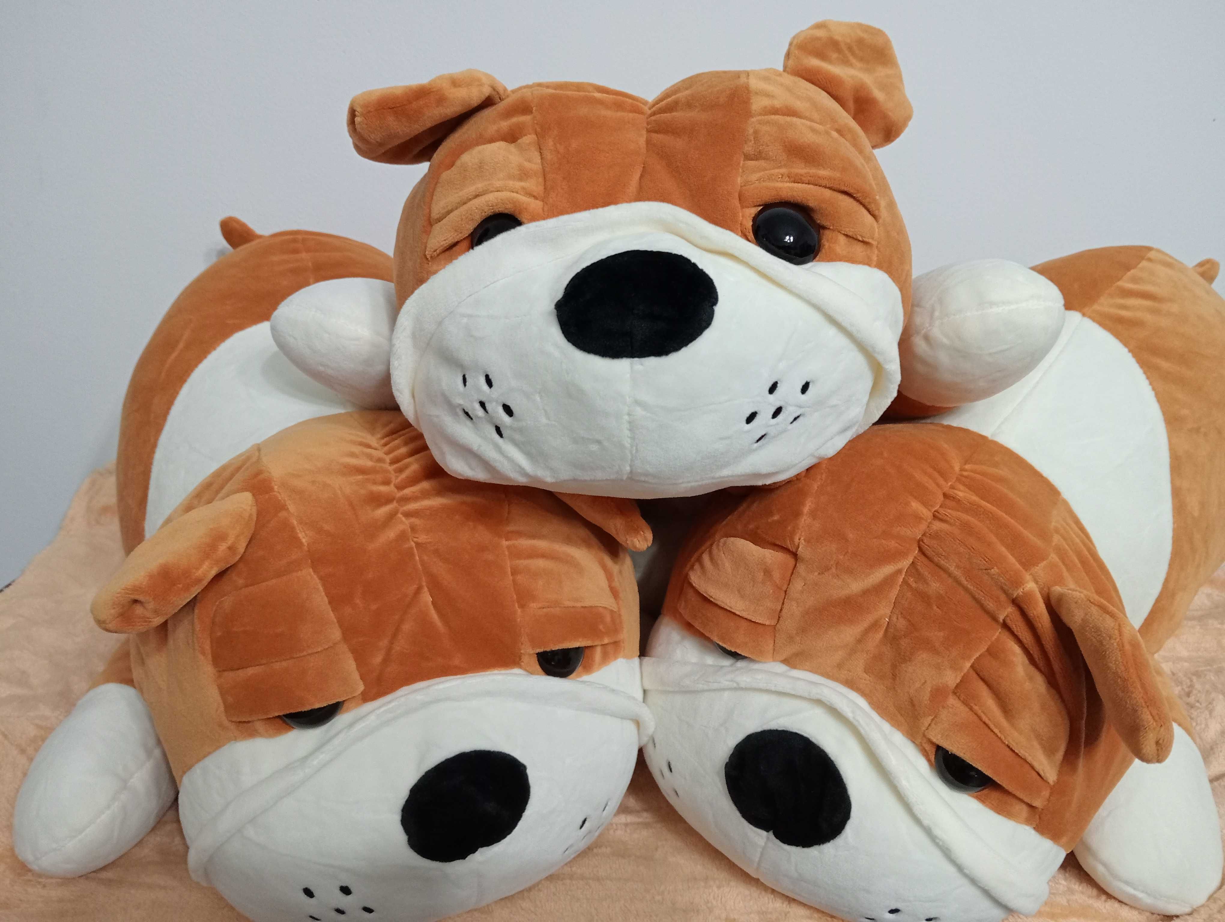 Mops urocza przytulanka z kocykiem 2w1