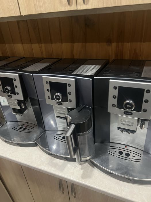 4 Кавомашини Delonghi Perfecta Cappuccino ESAM5500.M