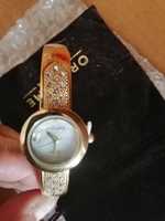 Продам очень красивые новые часы Орифлейм.