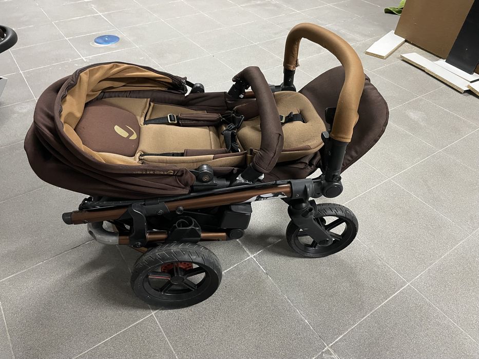 Trio - carrinho, ovo, alcofa de bebé