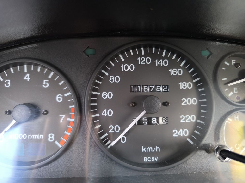Sprzedam Mazda 323F BA