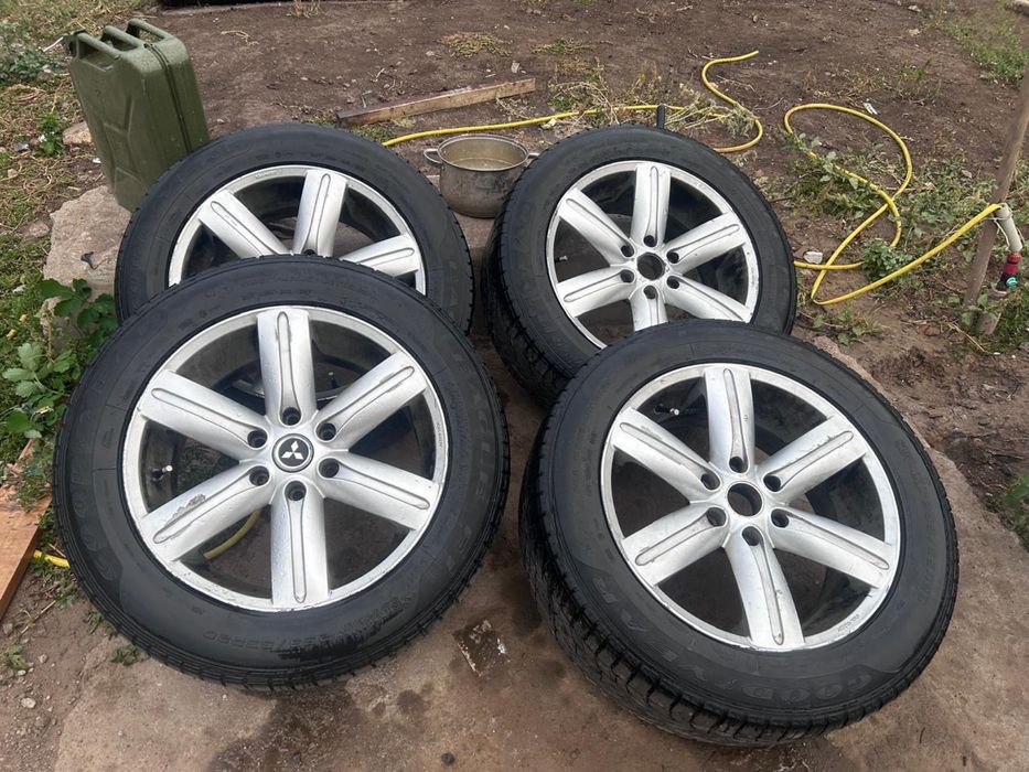 Продам диски з резиною R20 6x139.7 ступ 67.1.Pajero 4, 3, L 200 Toyota