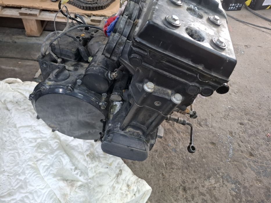 Kawasaki gpx 750r silnik czesci