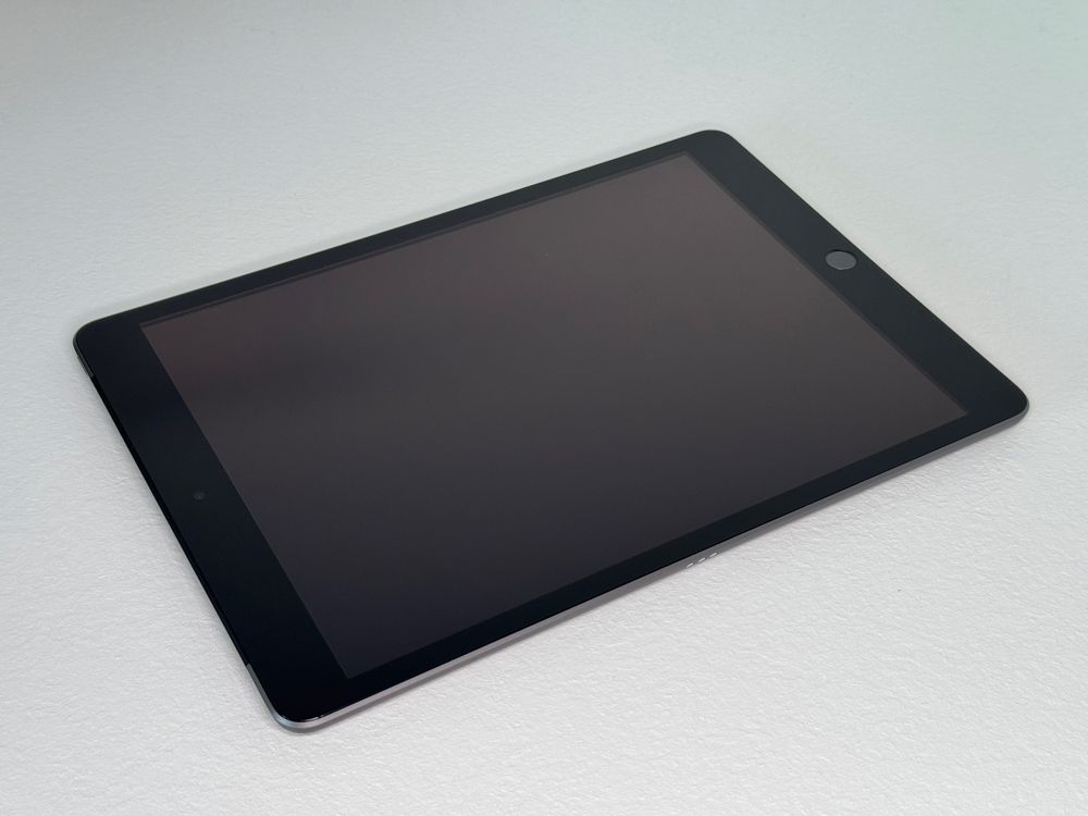 iPad 9. gen. (A2603) - 256GB - Cellular (LTE) - faktura VAT 23%