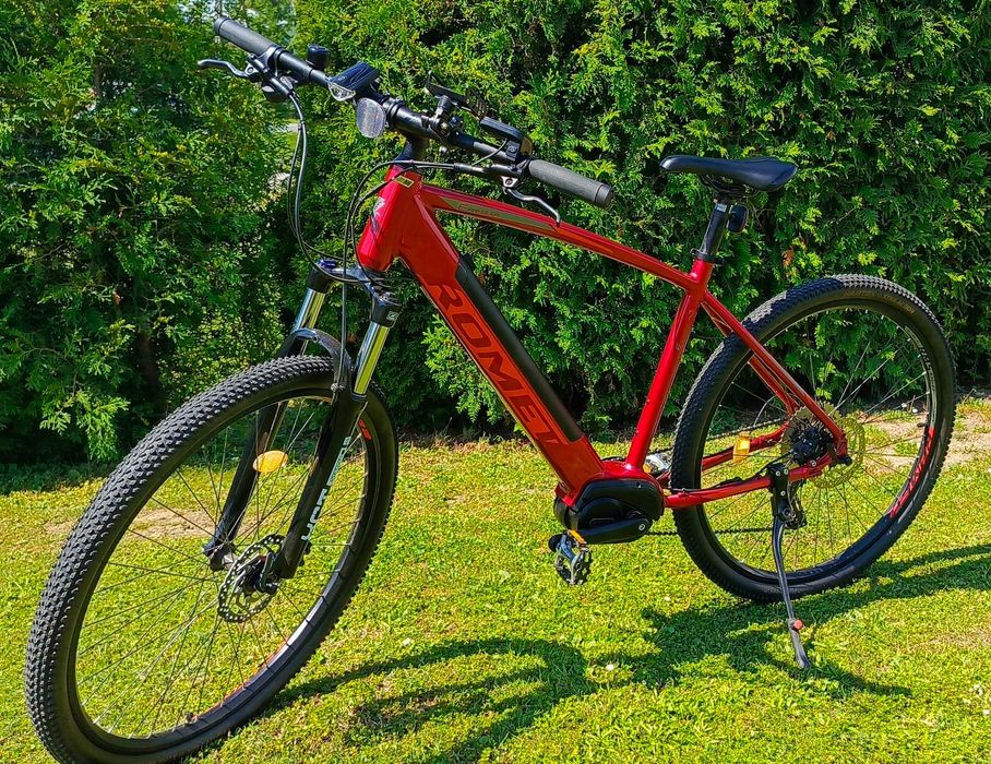 Rower elektryczny marki Romet E Rambler E 9.0 Roczny Stan jak Nowy