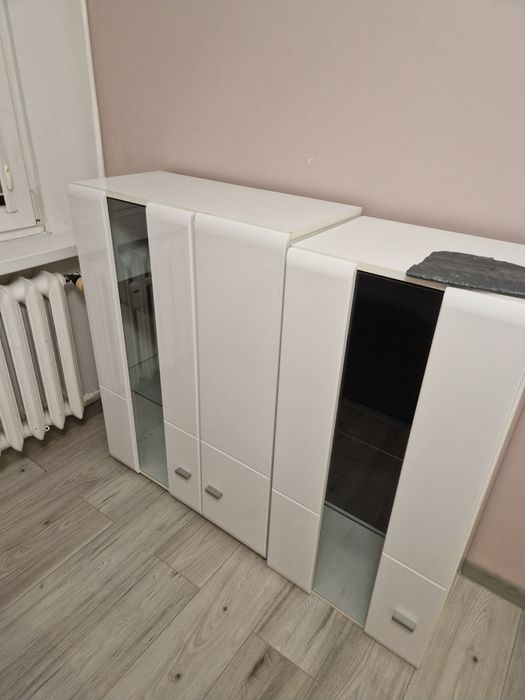 Sprzedam Szafki Biale Przeszklone