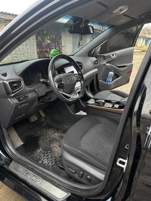 Hyundai ioniq electric 28kwt 2017г.в.