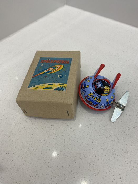 Zabawka metalowa nakręcana statek kosmiczny SPACE-PATROL