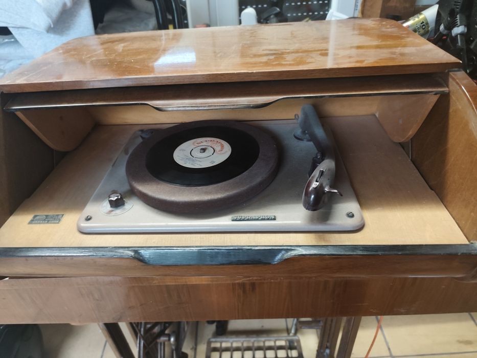 Gramofon SUPRAPHON chlebak PRL retro plus płyty