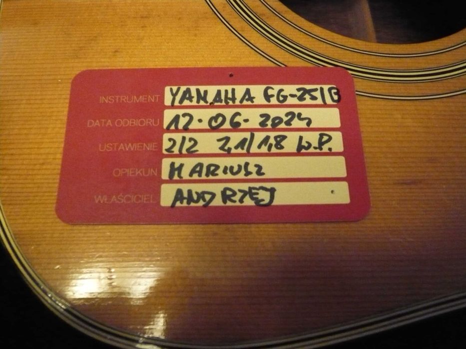 Gitara akustyczna Yamaha FG 251B