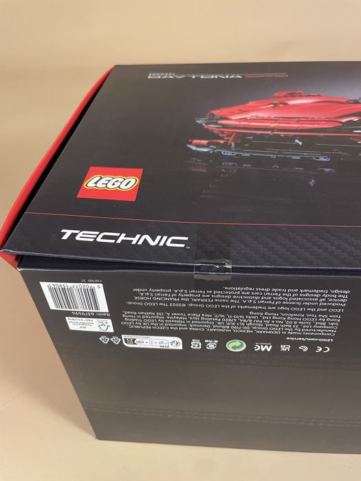 Zestaw Lego Ferrari Daytona SP3 42143 nowy, pudełko w idealnym stanie