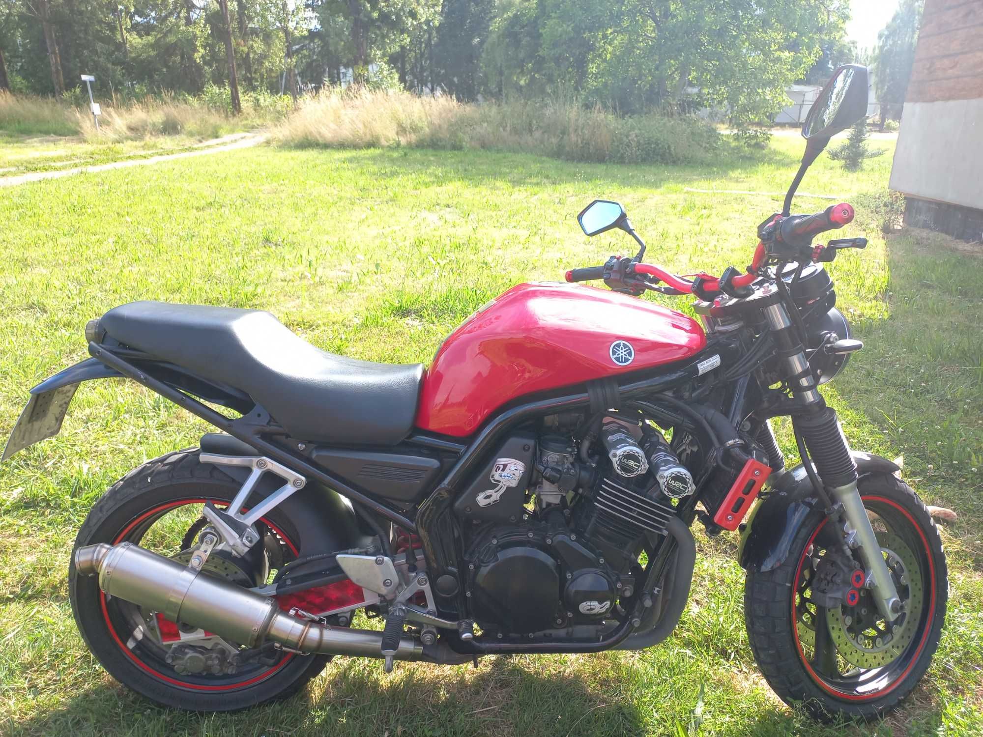 Motocykl YAMAHA FZS 2003 Rok.z akcesoriami