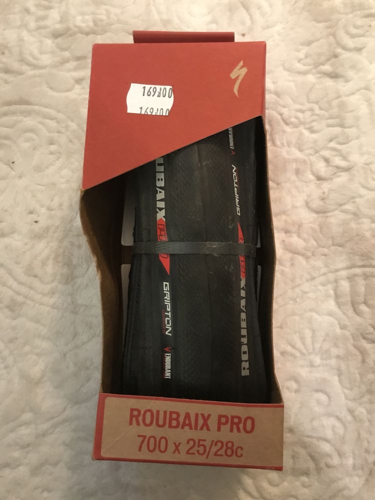 Opona szosowa Specialized Roubaix Pro 700x25/28c