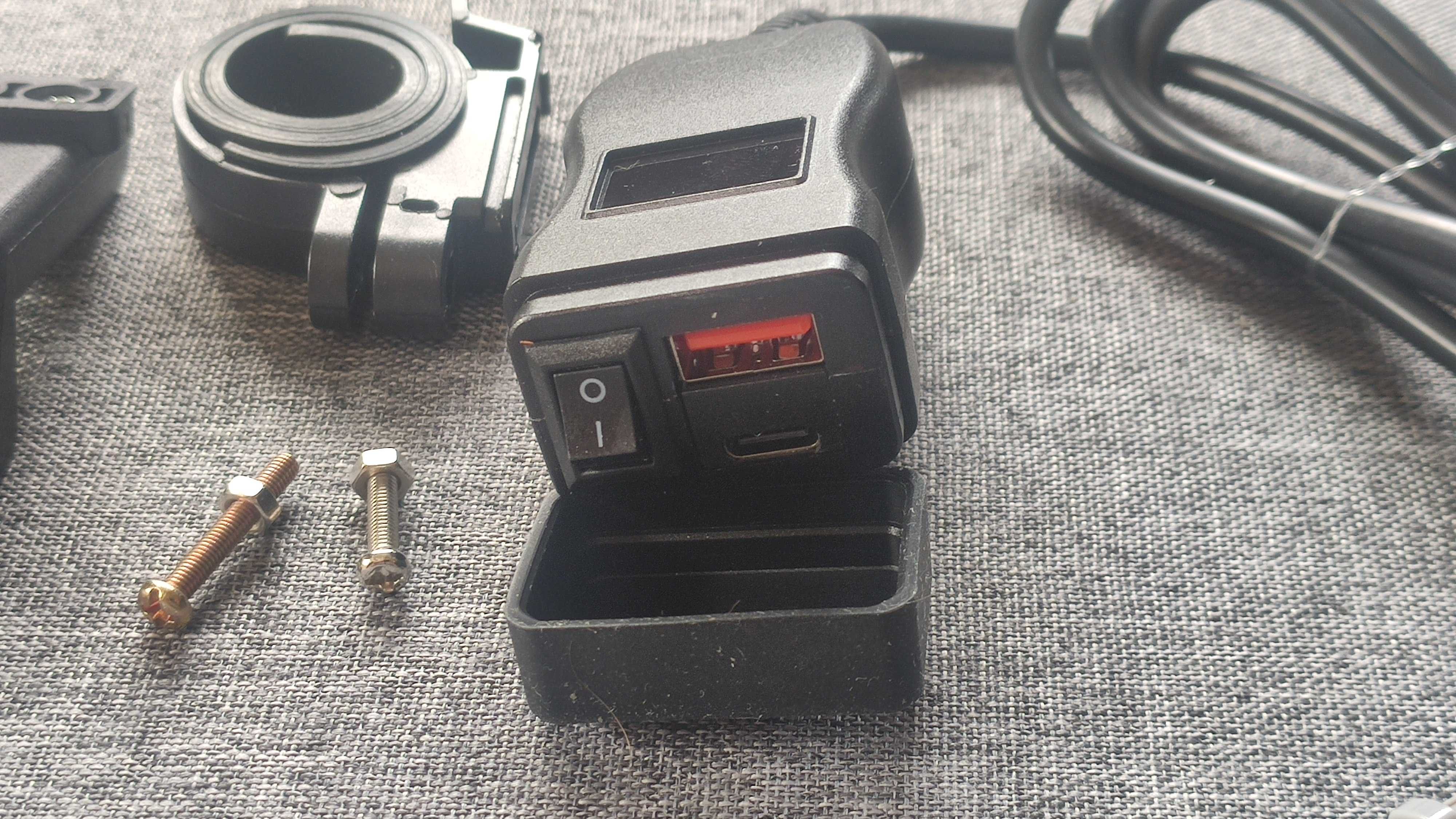 Ładowarka USB QC3.0 + PD typ C woltomierz Yamaha MT07 MT09 XSR Tracer