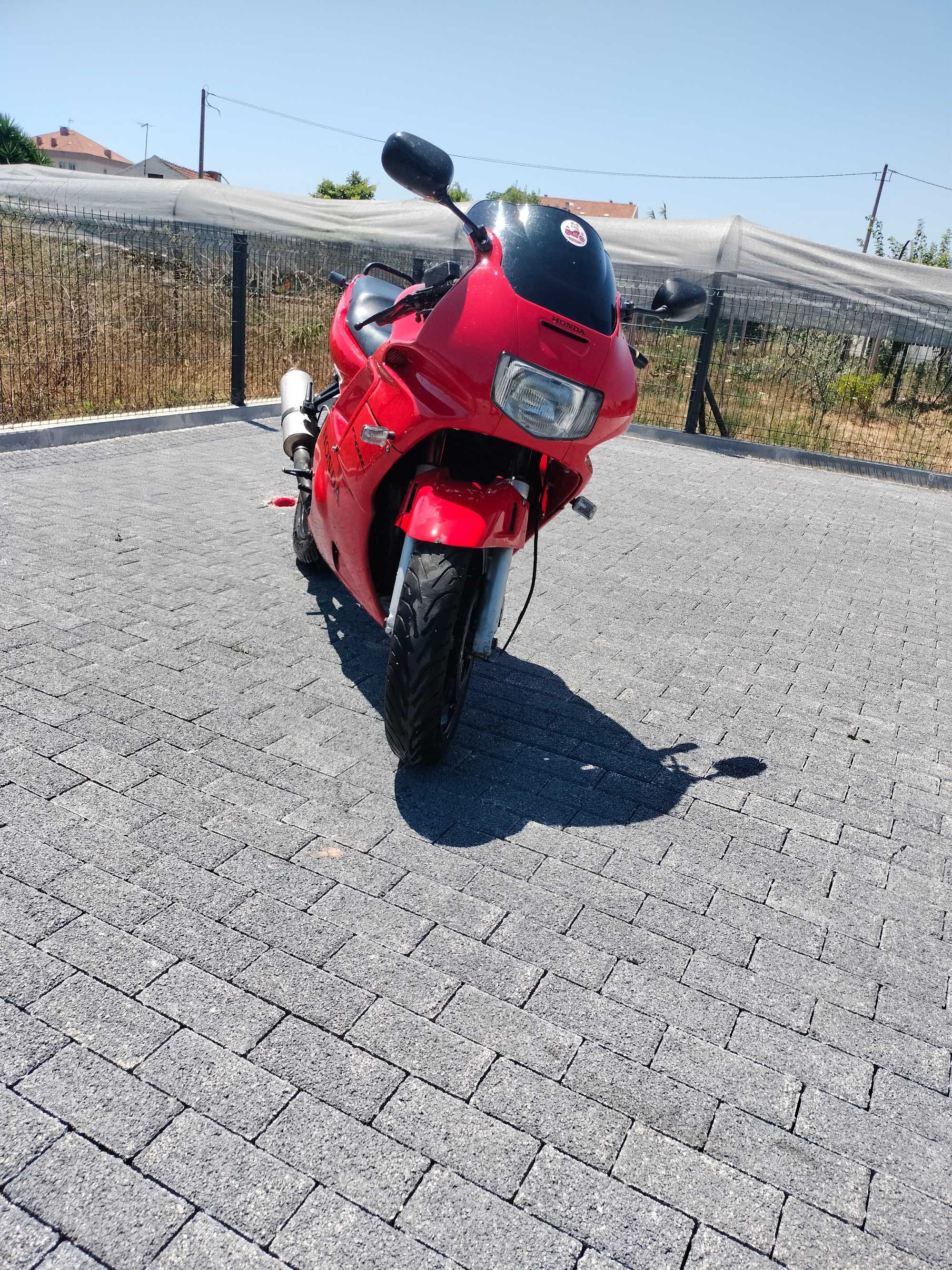 Clássico Honda CBR 600 F