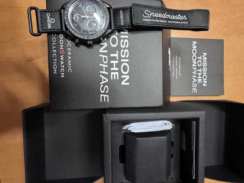 Omega x Swatch SO33B700 Snoopy - Unikatowy Model