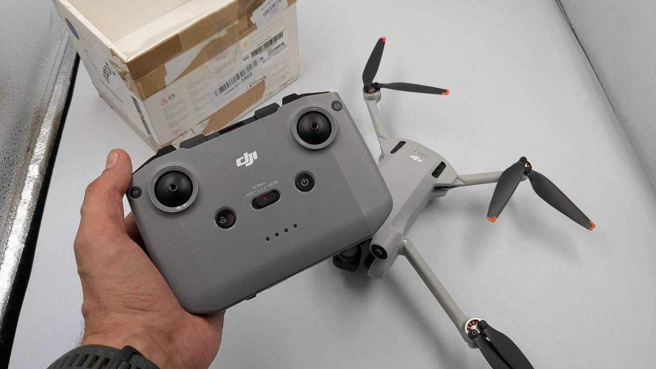 Квадрокоптер DJI Mini 3 Pro