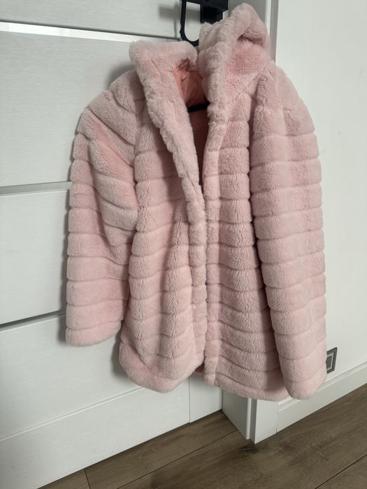 Płaszczyk kurtka mis futerko pudrowy róż