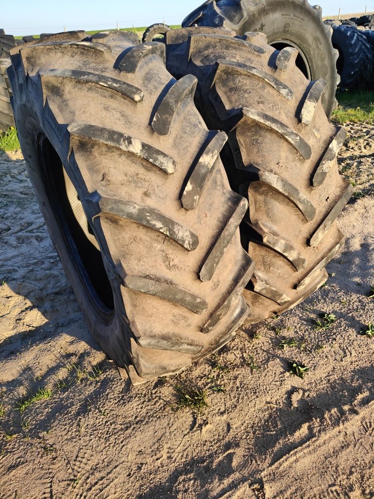 520/70 R - 34 para opony Continental AC70 T  w dobrym stanie 80%bieżni