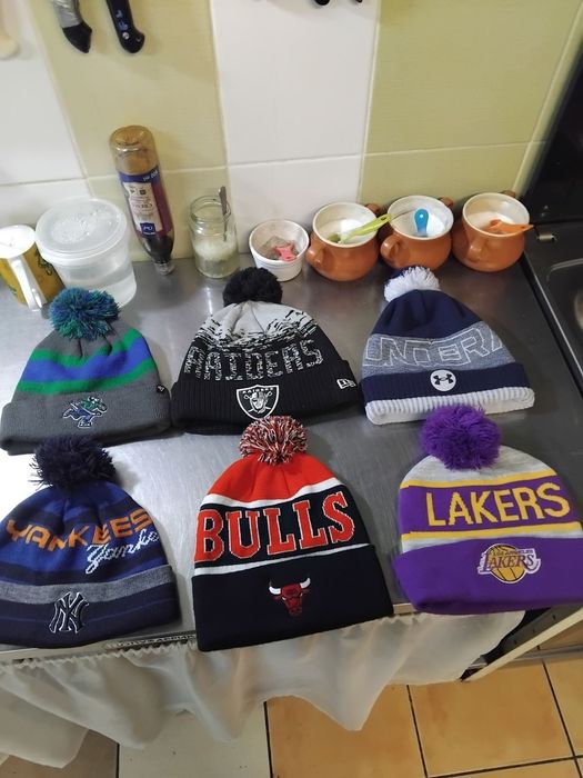 Теплі зимові шапки