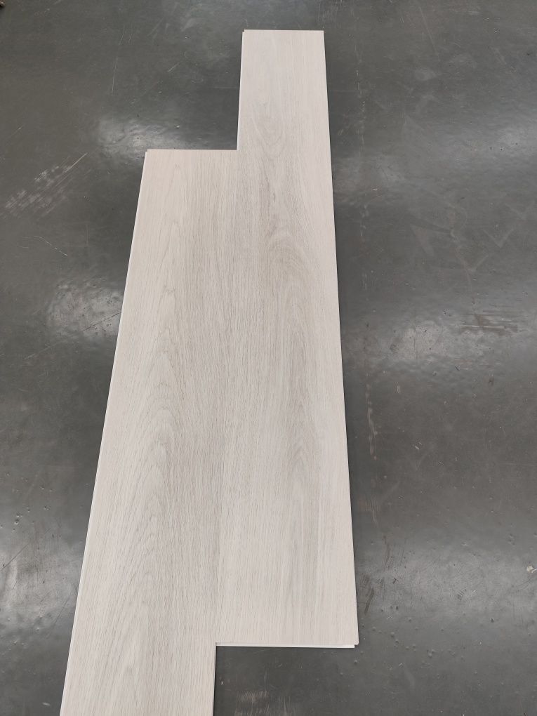 FLUTUANTE VINÍLICO SPC CLIC Carvalho 1220x180x5.5mm (ENVIO GRÁTIS)