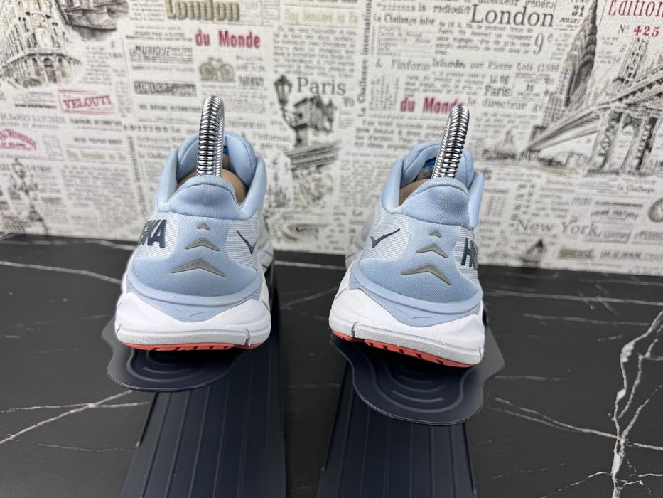 Оригінал Кросівки Hoka One One Arahi 6 Розмір 36.5 Взуття