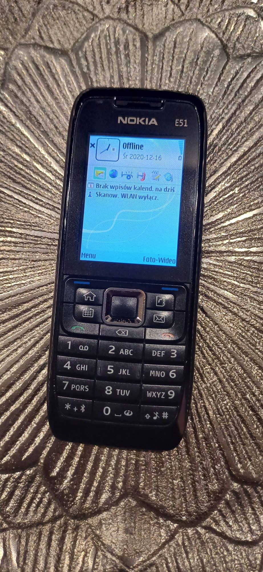 Telefon Nokia E51