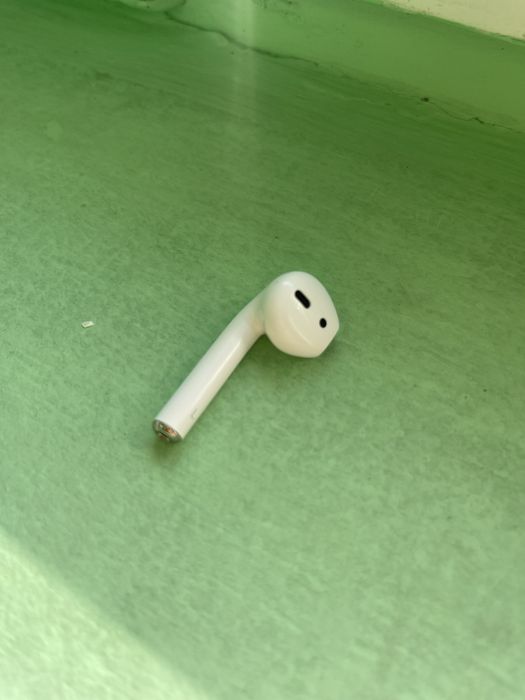 Продам один навушник AirPods 2 Лівий Орігінал А2031