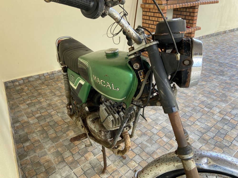 Vendo motorizada M80