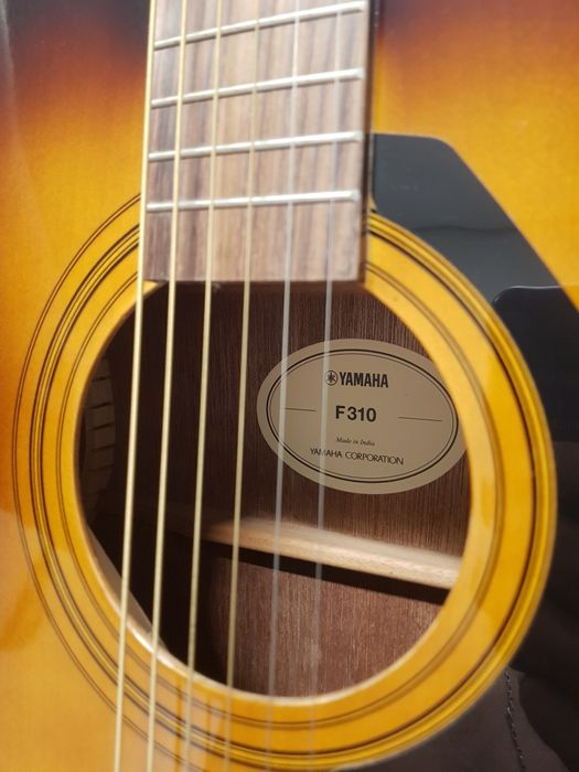 Гитара YAMAHA F310 + підставка