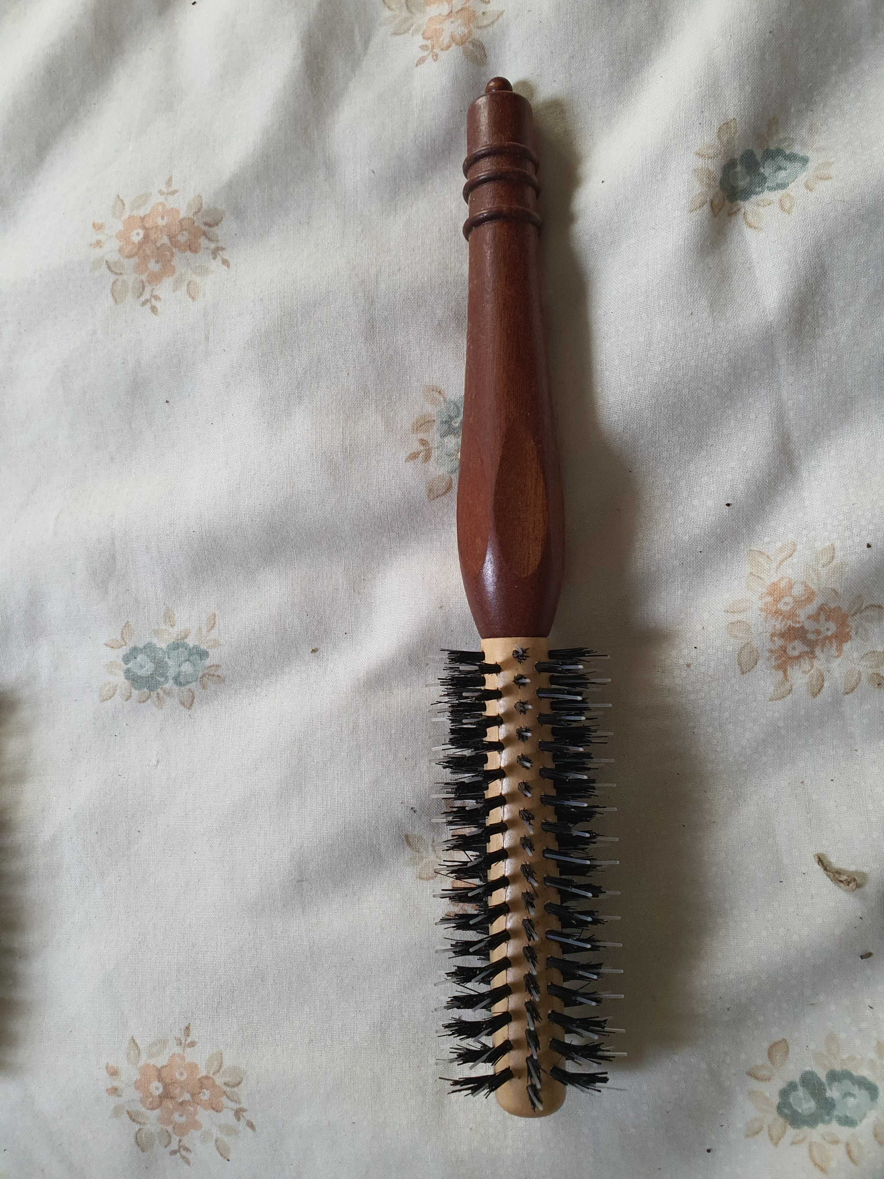 Escovas em madeira para cabelo