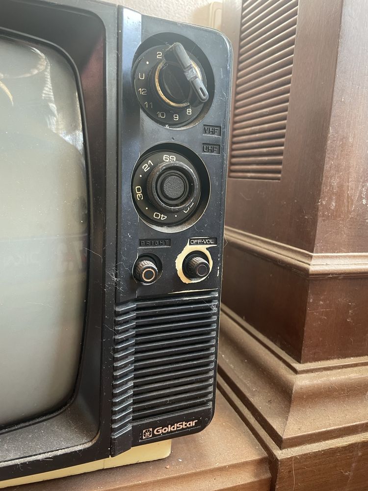 Televisão antiga