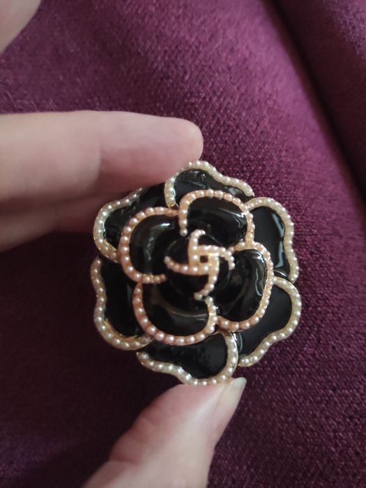 Брошка  квітка біжутерія