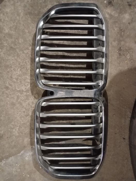Решётка от БМВ б/у