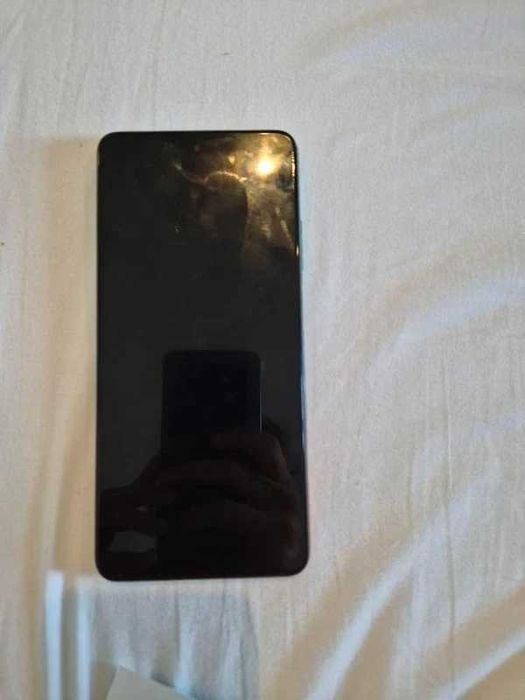 Xiaomi Mi 10T Lite 5G - O Ecrã traseira Quebrado