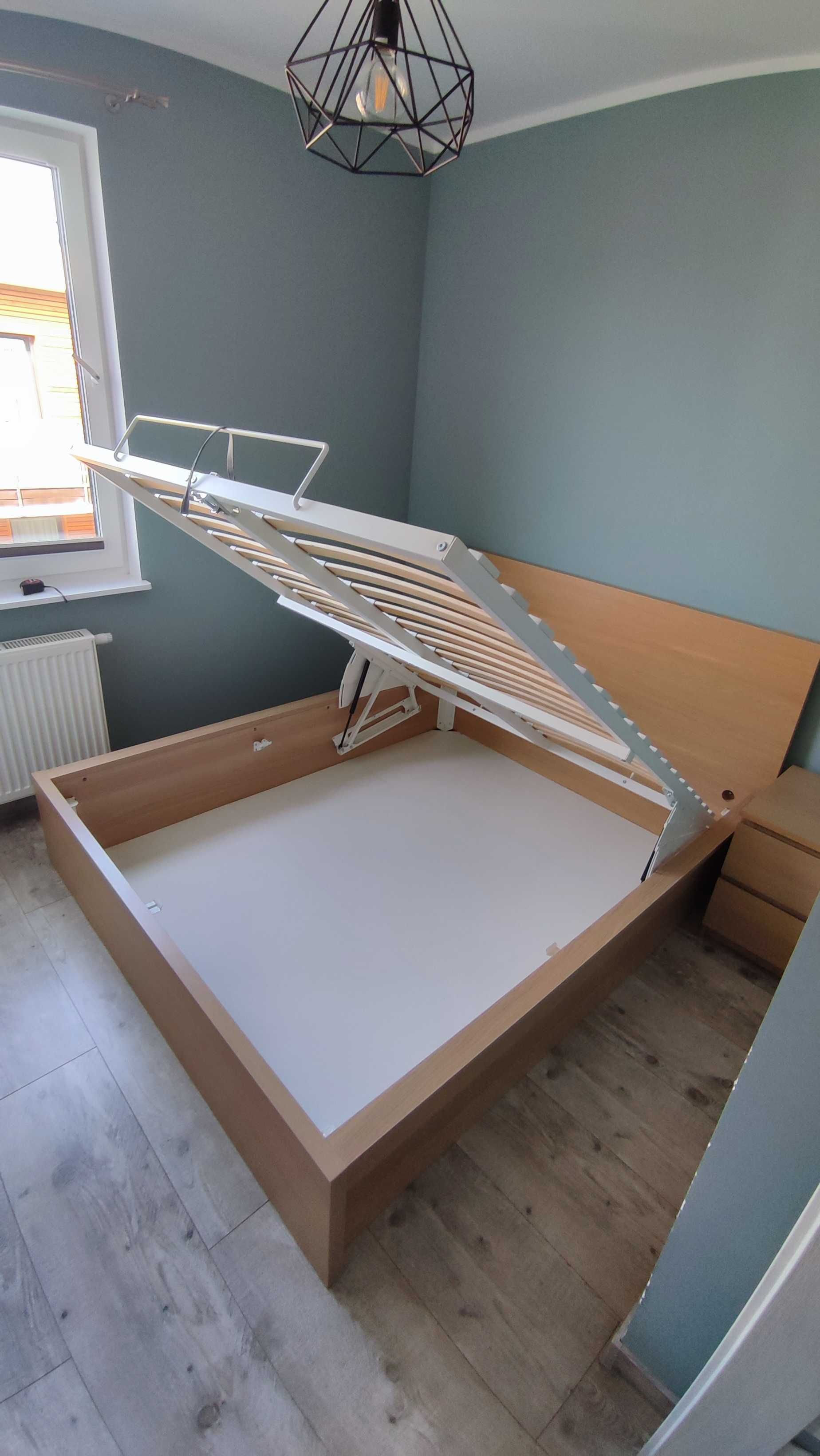 Łóżko sypialniane bez materaca