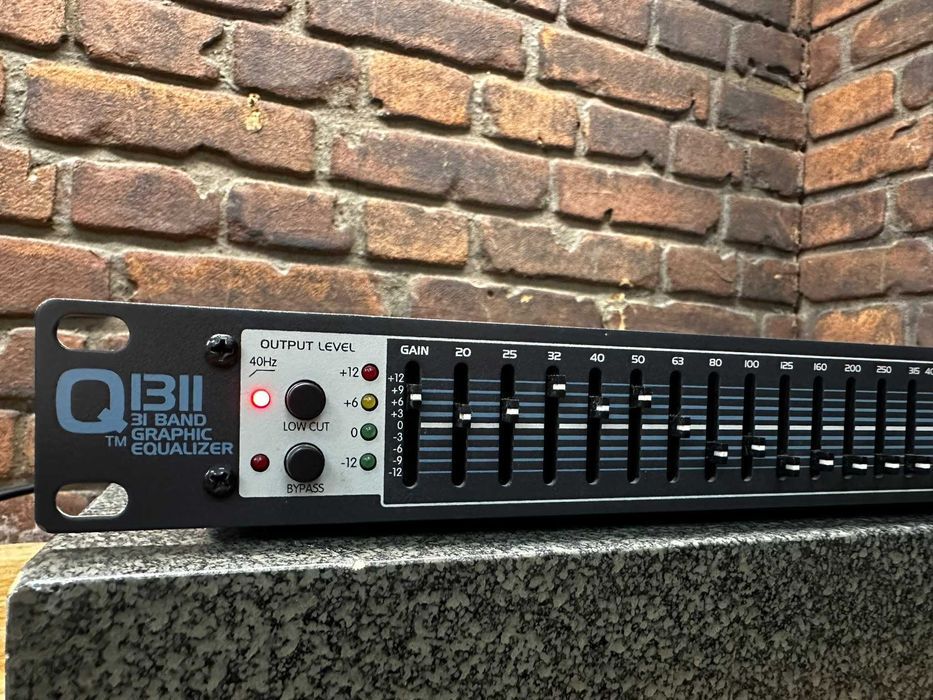 Equalizer estradowy PEAVEY QB II