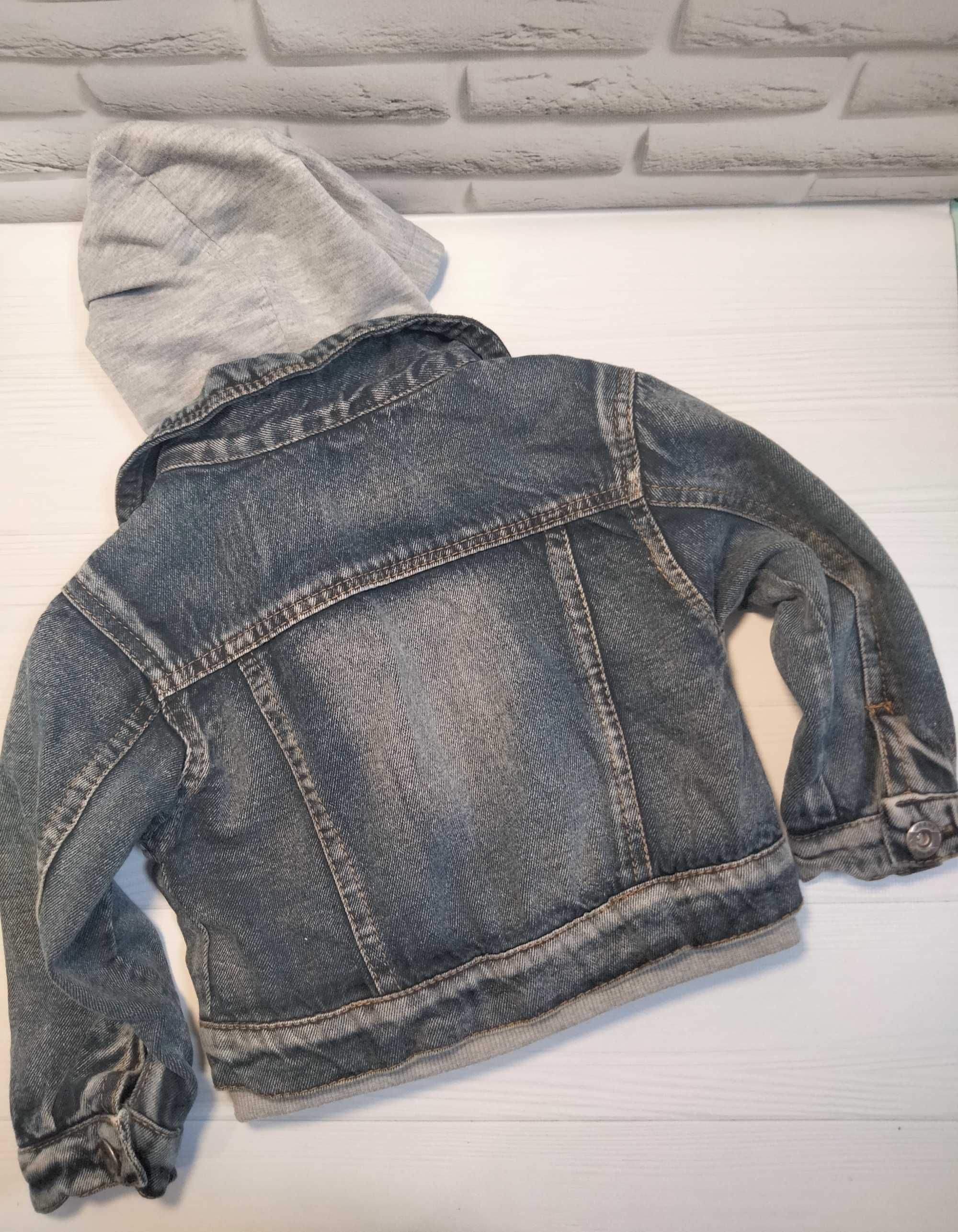 Стильный джинсовый пиджак - куртка  с капюшоном на малыша 1-1,5 года