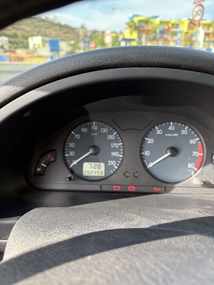 Citroen saxo 1.1 c/ pouquíssimos kms.