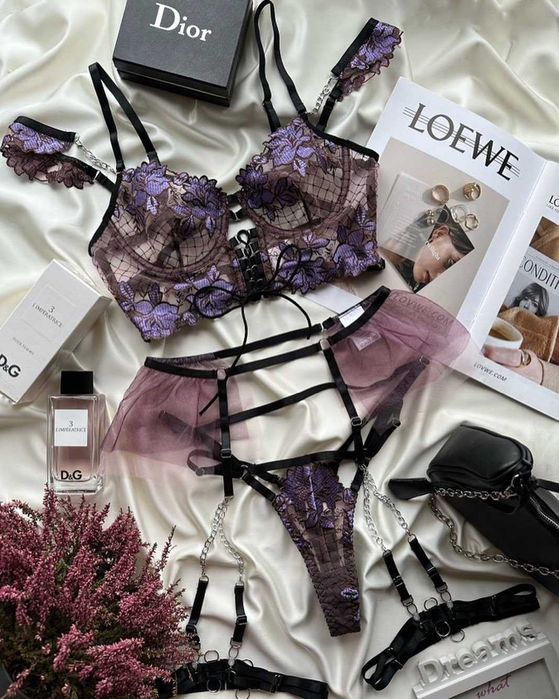 Комплект кружевного белья