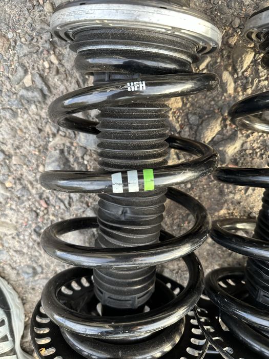 Амортизатори передні стойка т5 Т6 t5 vw