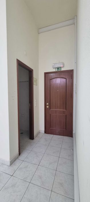 Vendo Escritório em Carcavelos junto à A5