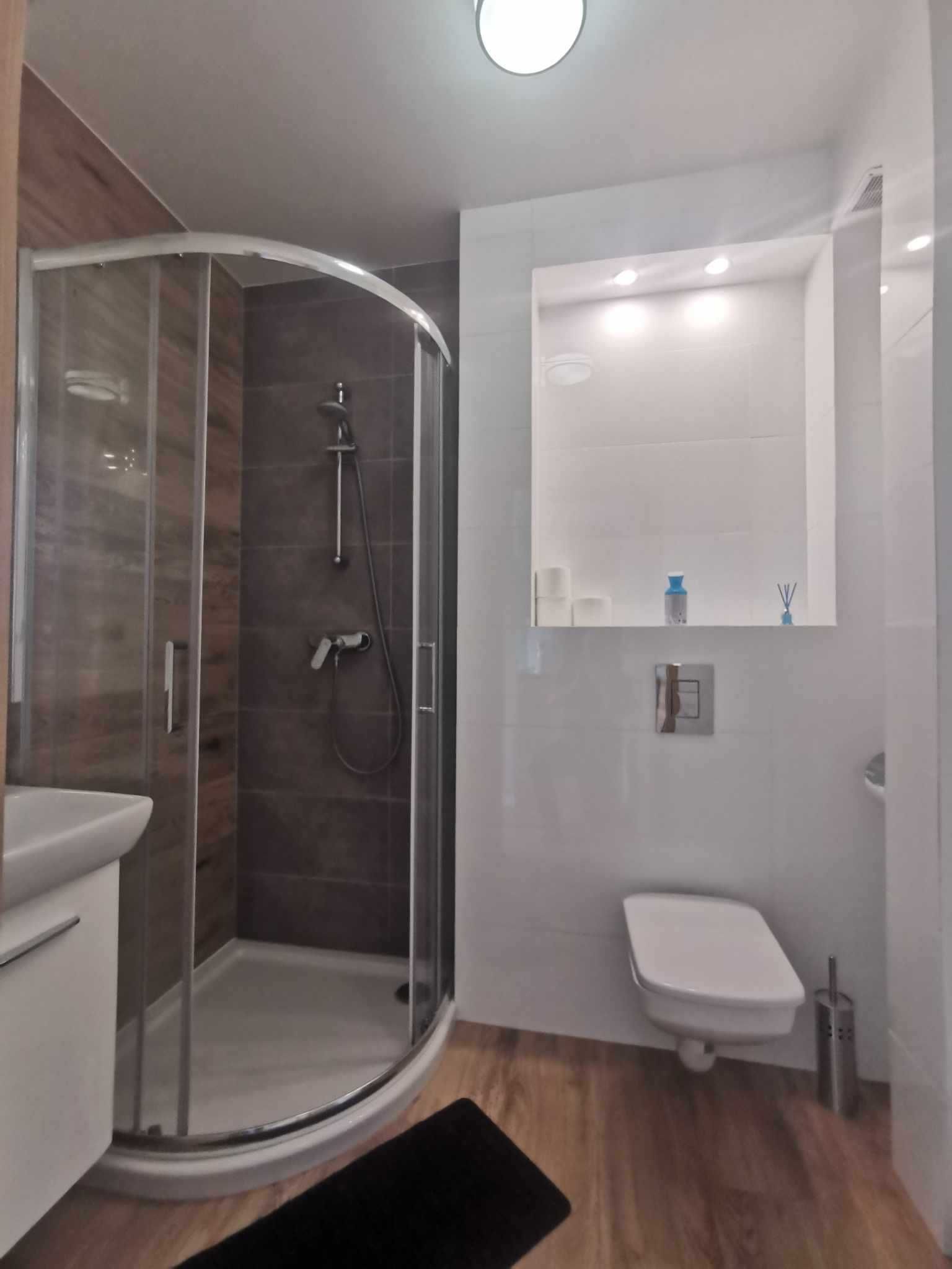 Apartament z tarasem i pięknym widokiem.