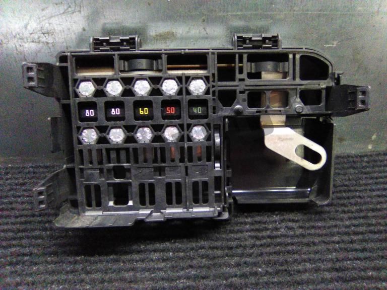 Caixa Fusíveis Borne Bateria  Opel Corsa D [2006_2014] 1.3 Cdti