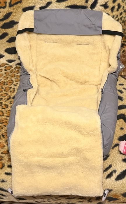 Зимовий конверт-чохол на овчині для дитячої коляски або санок
