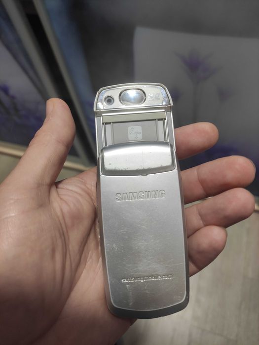 Мобільний телефон Samsung Z400