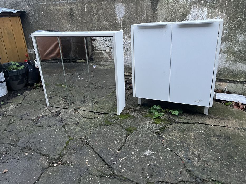 Meble do łazienki lustro z szafką i szafka pod umywalkę.